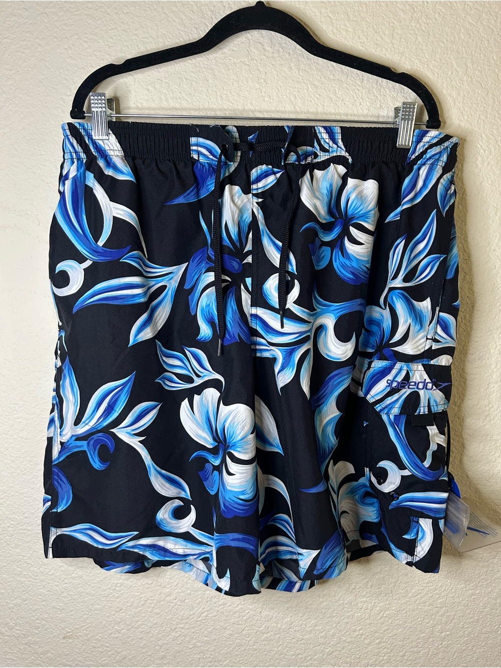 Speedo Black Swim Trunks with Blue & White Floral Print Beach Lake Camp Pool L